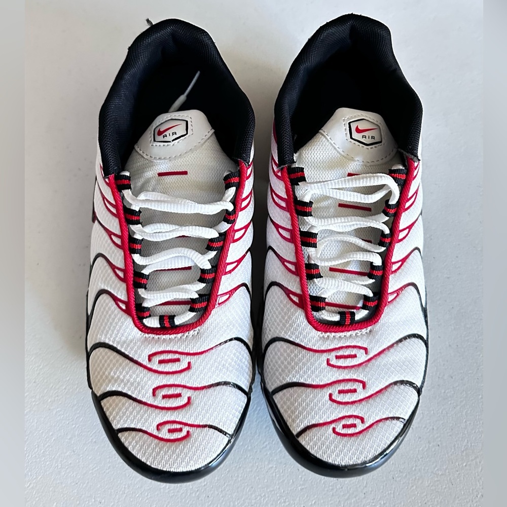 Nike Air Max Plus Pure Platinum Black University Red Size 7 - Picture 8 of 15
